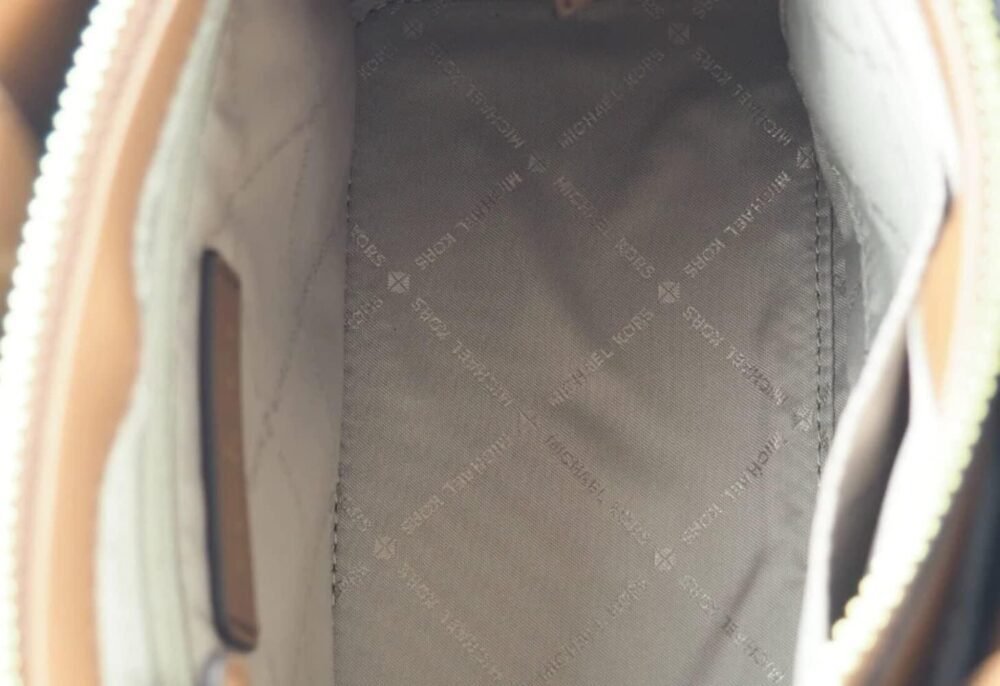 حقيبة "مايكل كورس" "إميليا" صغيرة من الجلد المدبوغ - الصورة 5