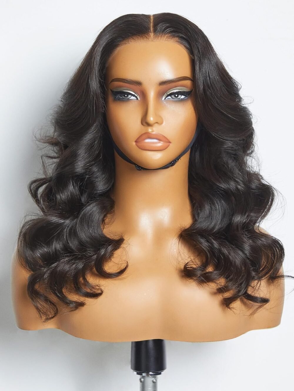 باروكة شعر بشري LUVME، 18 بوصة، 5x5 HD رباط إغلاق، بدون غراء، شعر بشري 180% كثافة، تموجات فضفاضة، مشذبة مسبقًا، جاهزة للارتداء