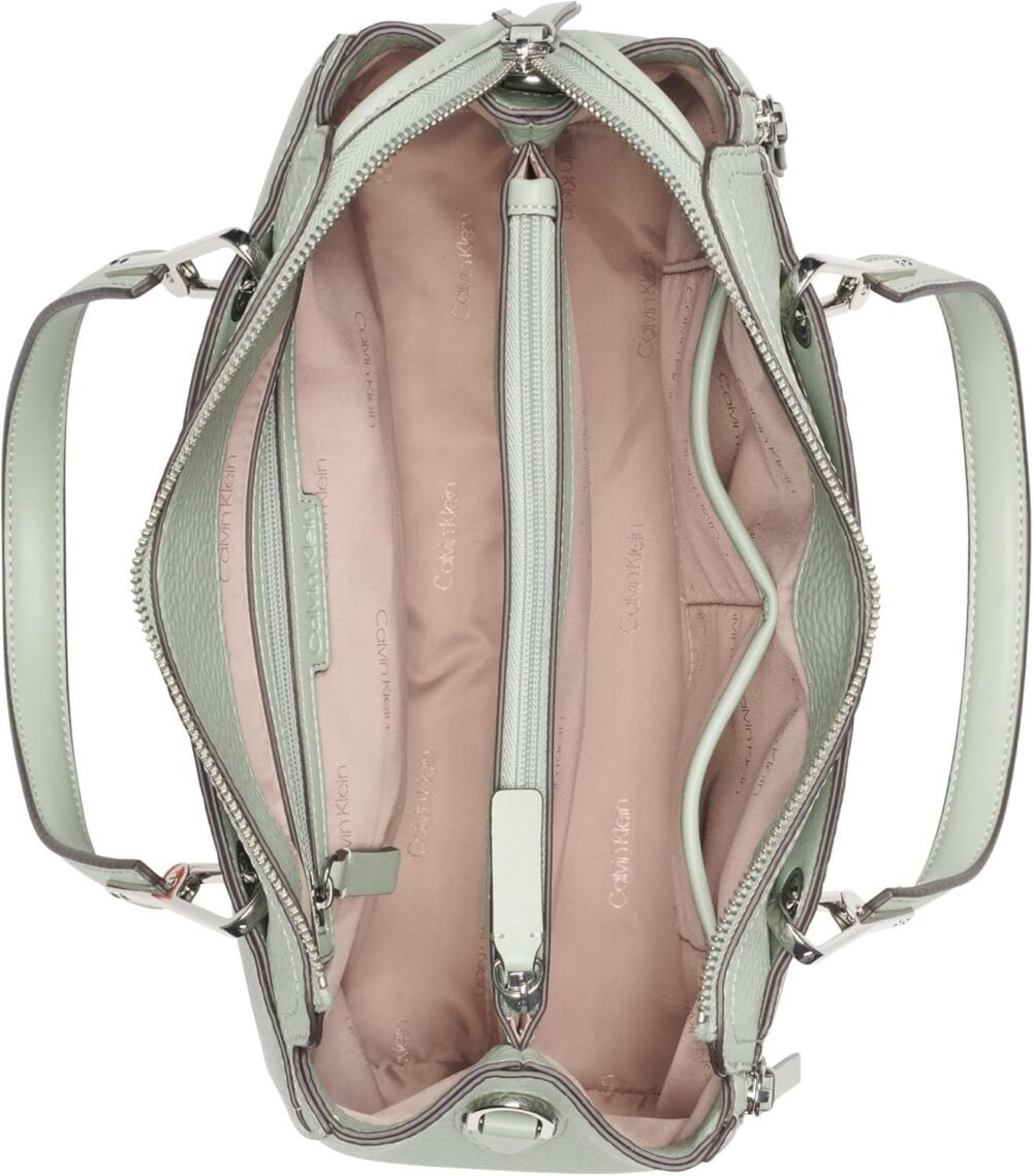 حقيبة "كالفين كلاين" بابل لامب - حقيبة ساتشيل مبتكرة مع تنظيم داخلي - الصورة 4
