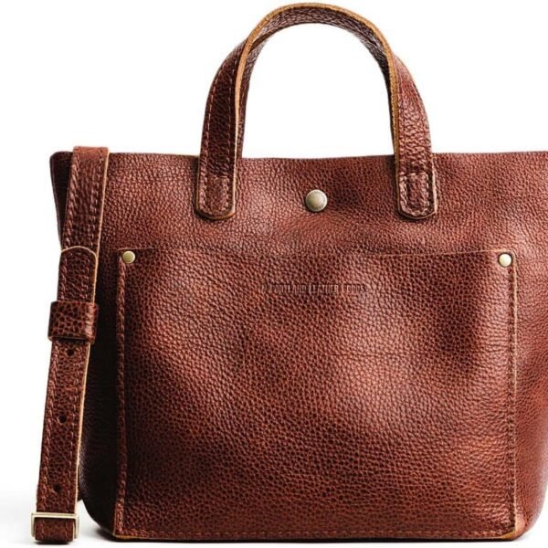 حقيبة "بورتلاند ليذر جودز" ميني سناب كروس بودي توت - حقيبة يد للنساء، يدوية الصنع، متينة وغير مبطنة مع جيب خارجي